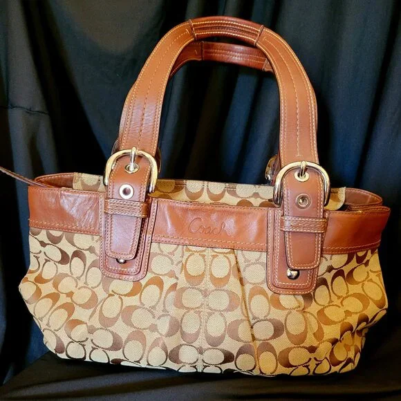 COACH Signature Pleated Shoulder tote in Brown/Beige. Perfect classic fall bag! - Picture 1 of 16